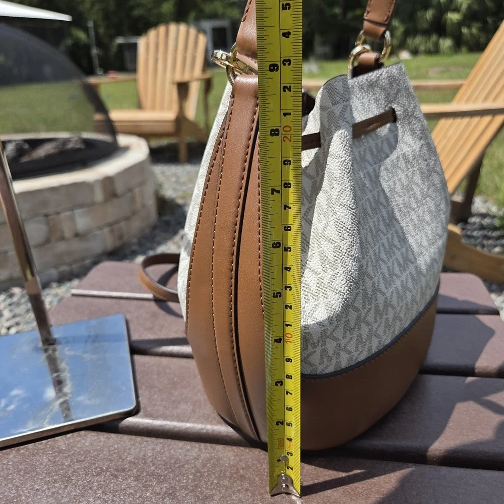 Michael Kors Reed MD Drawstring Bucket Messenger Handbag Purse + Snap Wallet - Picture 12 of 16